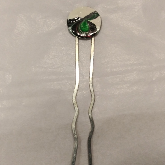 Makeup bag with extra goodies inside. - Picture 8 of 17